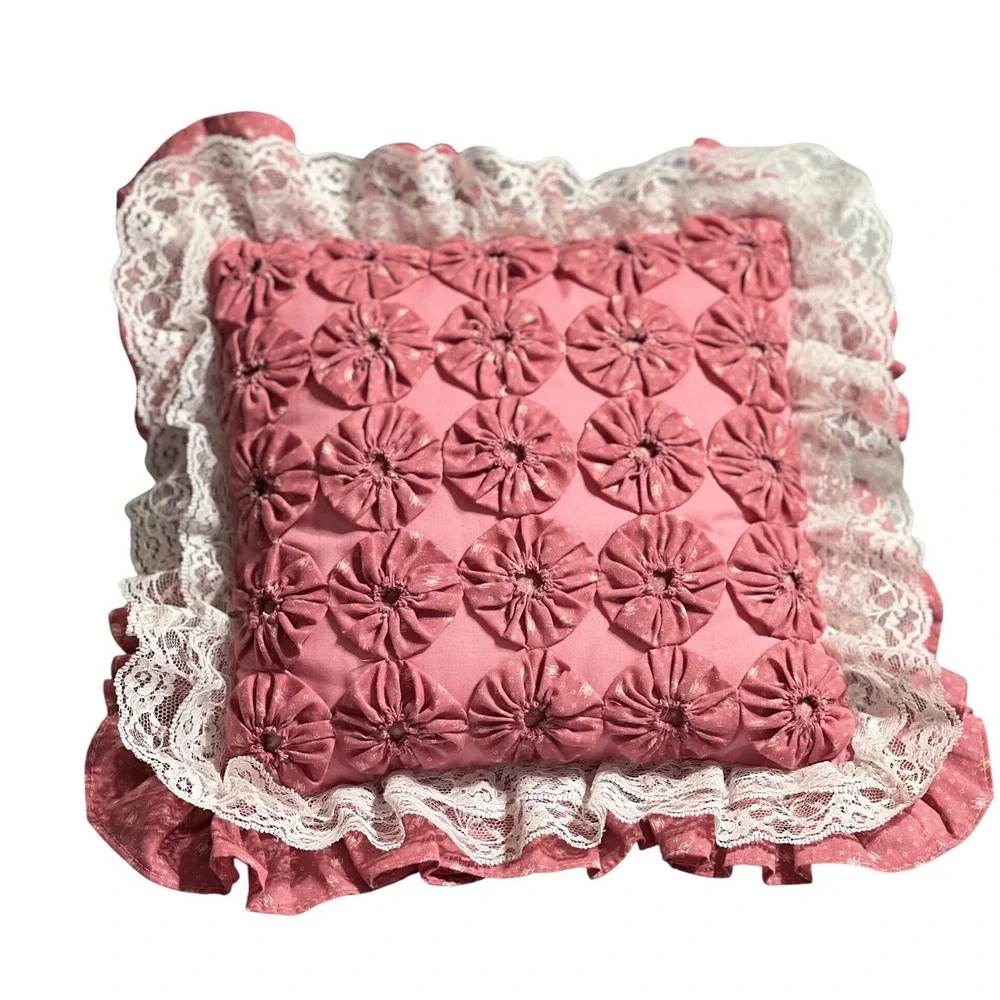 Vintage Handmade Pink Yo-Yo Rosette Decorative Throw Pillow White Lace‎ Trim 13